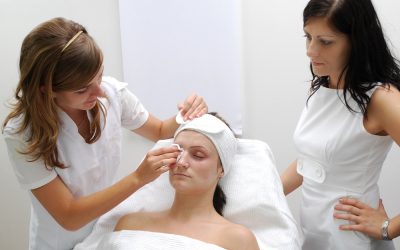 Unlock Radiant Skin: Elevate Your Skincare Skills with Expert Dermaplaning Training