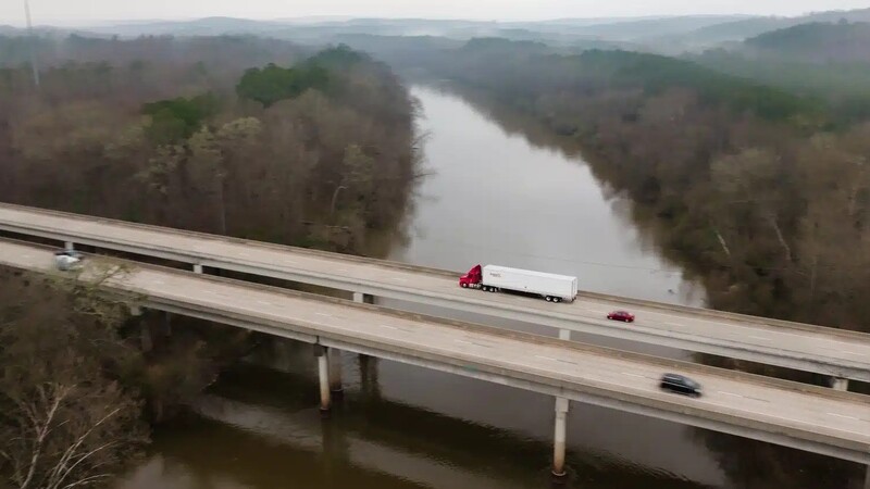 Reliable shipping solutions await with local trucking companies near Kansas City, MO, for businesses